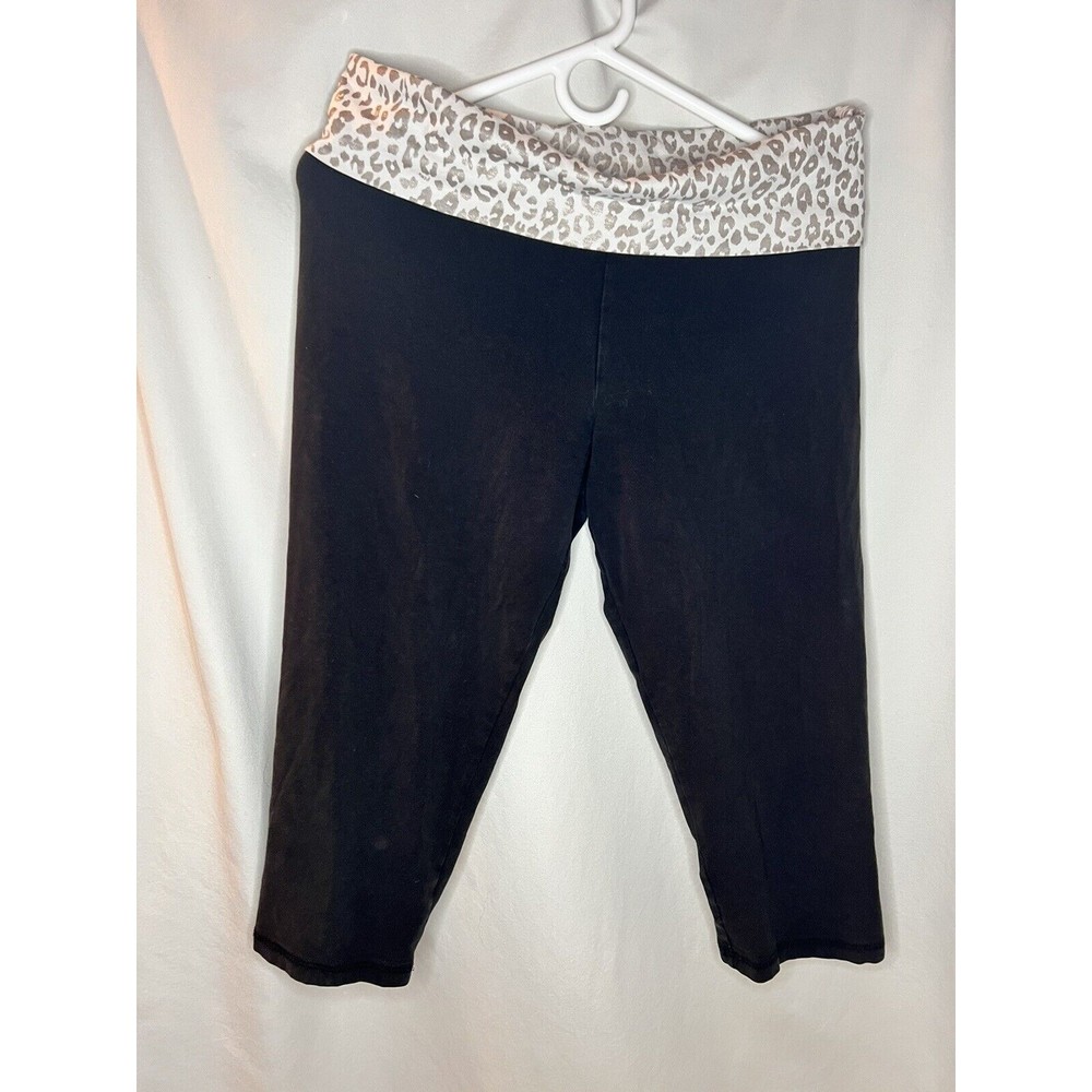 Pink Victoria Secret Yoga Crop/Capri Black Large Leggings/Pants Roll Top Animal